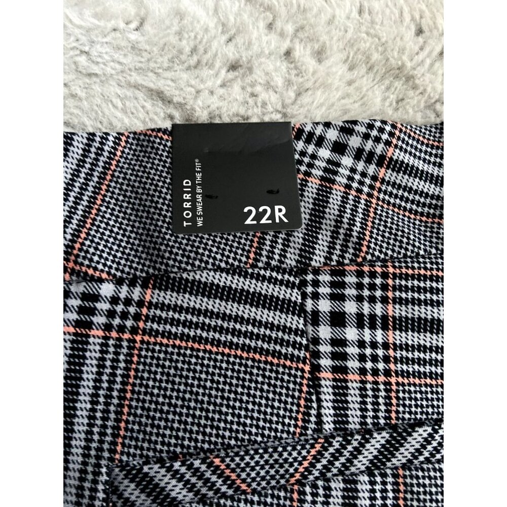 Torrid Luxe point plaid black gray and coral pant trousers. Size 22R Plus NWT - Picture 4 of 12